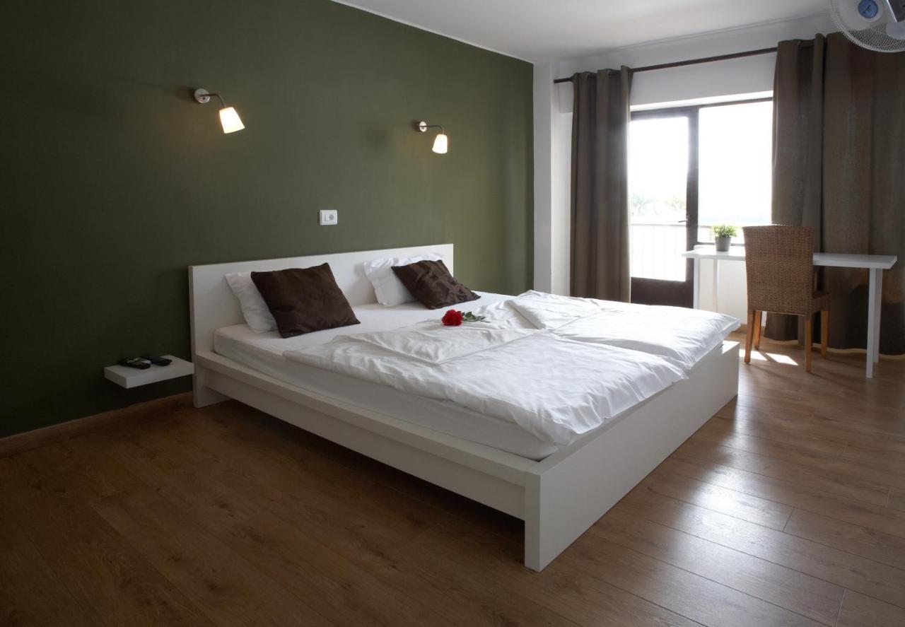 Seven Hostal Кала Милор Стая снимка