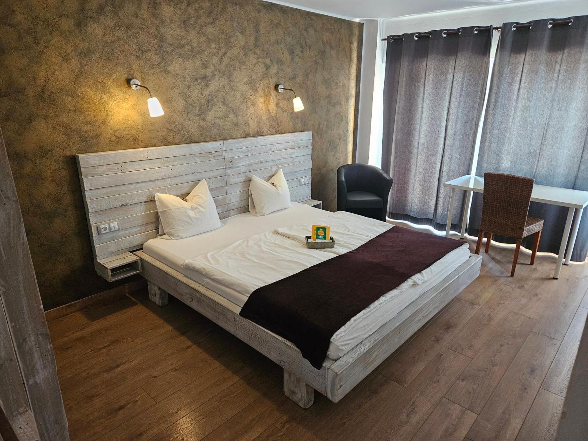 Seven Hostal Кала Милор Екстериор снимка