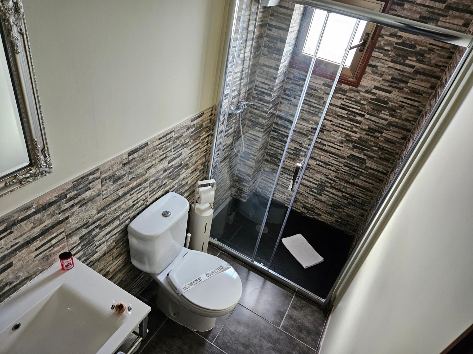Seven Hostal Кала Милор Екстериор снимка
